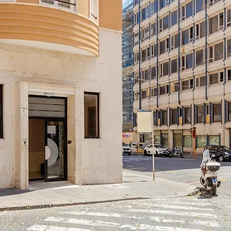 Partenope 2 Bedroom Near The Port Apartment Naples